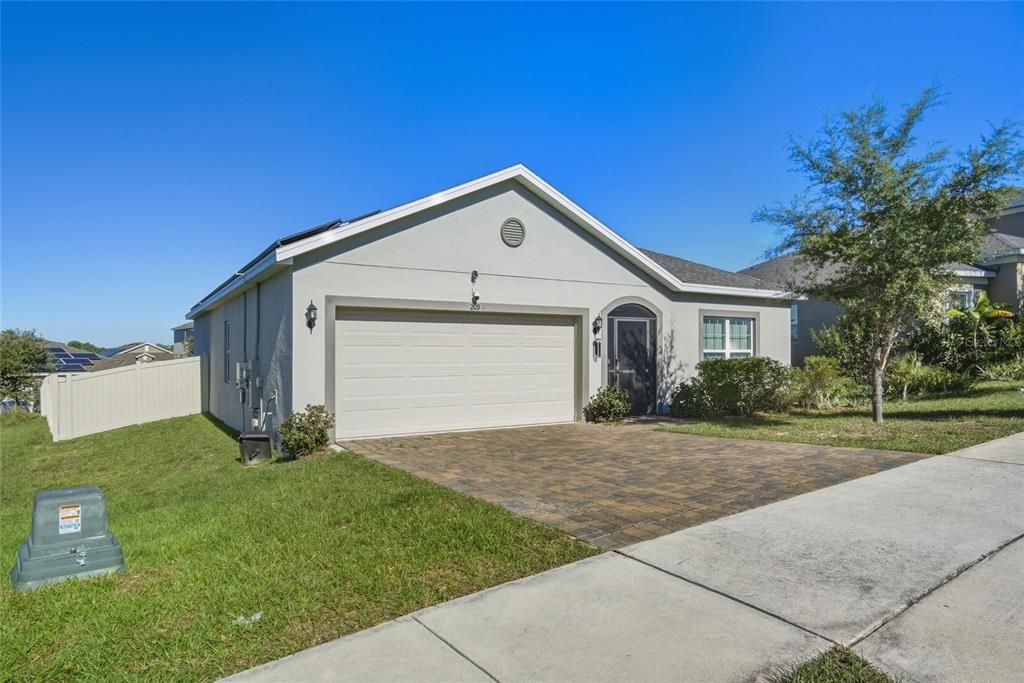 Active With Contract: $395,000 (4 beds, 2 baths, 2100 Square Feet)