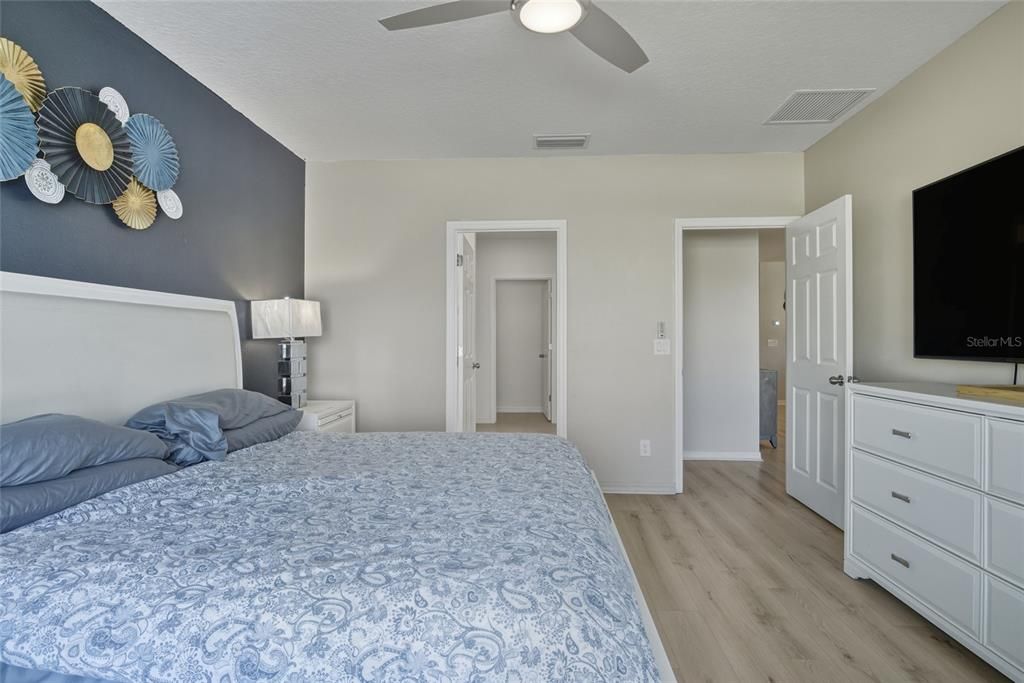 Active With Contract: $395,000 (4 beds, 2 baths, 2100 Square Feet)