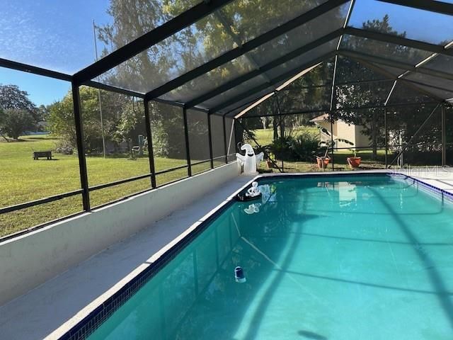 For Rent: $2,400 (3 beds, 2 baths, 2092 Square Feet)