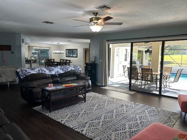 For Rent: $2,400 (3 beds, 2 baths, 2092 Square Feet)