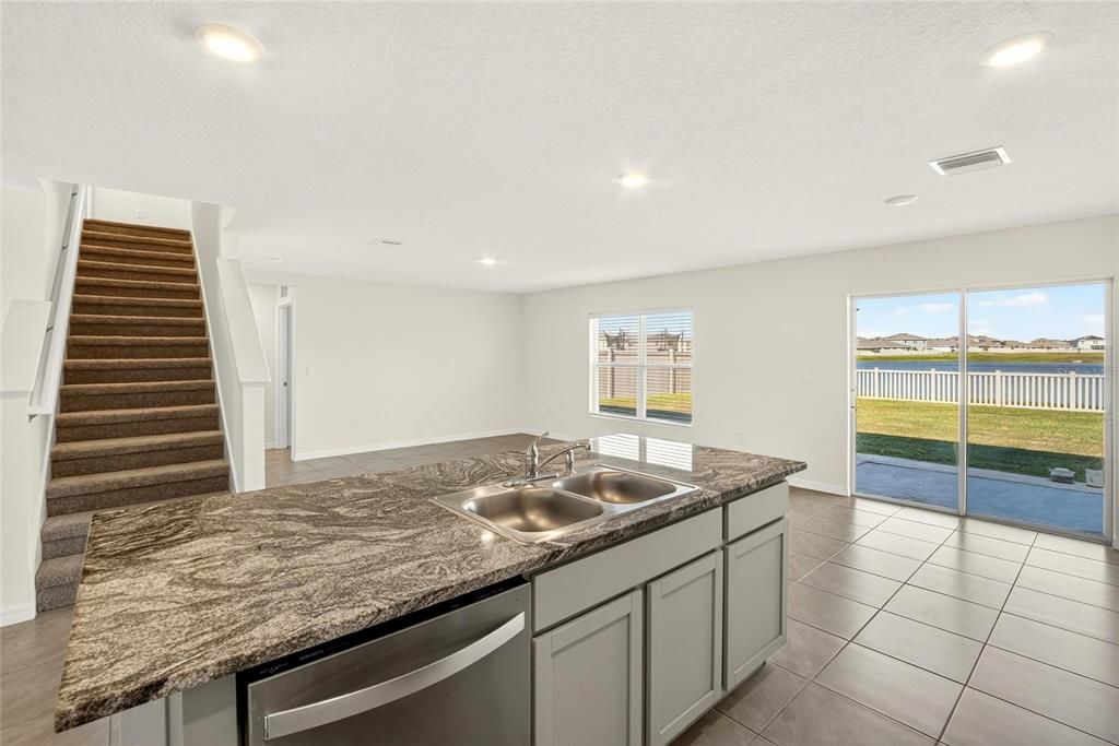 For Rent: $2,850 (5 beds, 3 baths, 2674 Square Feet)