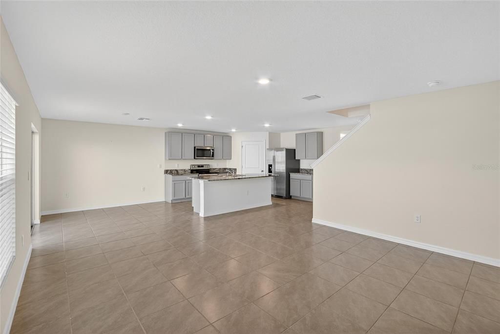 For Rent: $2,850 (5 beds, 3 baths, 2674 Square Feet)