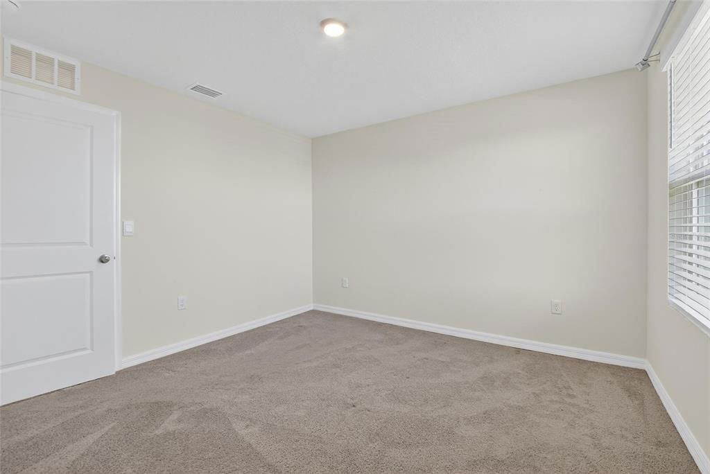 For Rent: $2,850 (5 beds, 3 baths, 2674 Square Feet)