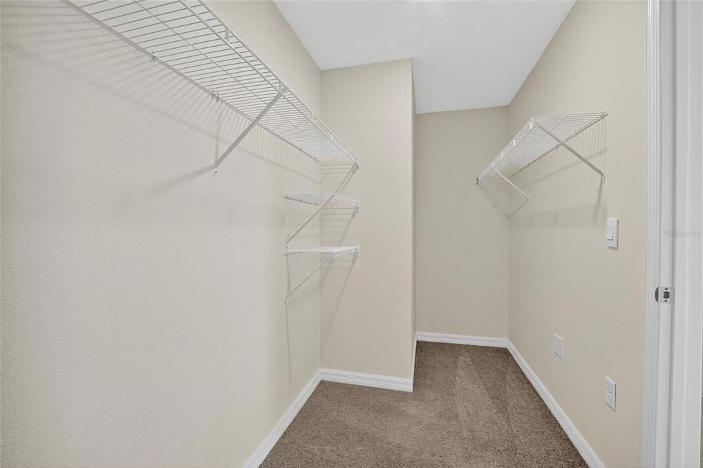 For Rent: $2,850 (5 beds, 3 baths, 2674 Square Feet)