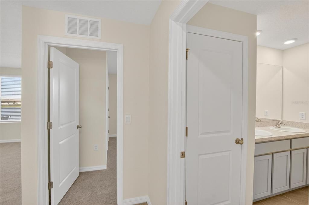 For Rent: $2,850 (5 beds, 3 baths, 2674 Square Feet)