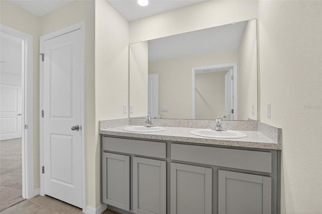 For Rent: $2,850 (5 beds, 3 baths, 2674 Square Feet)