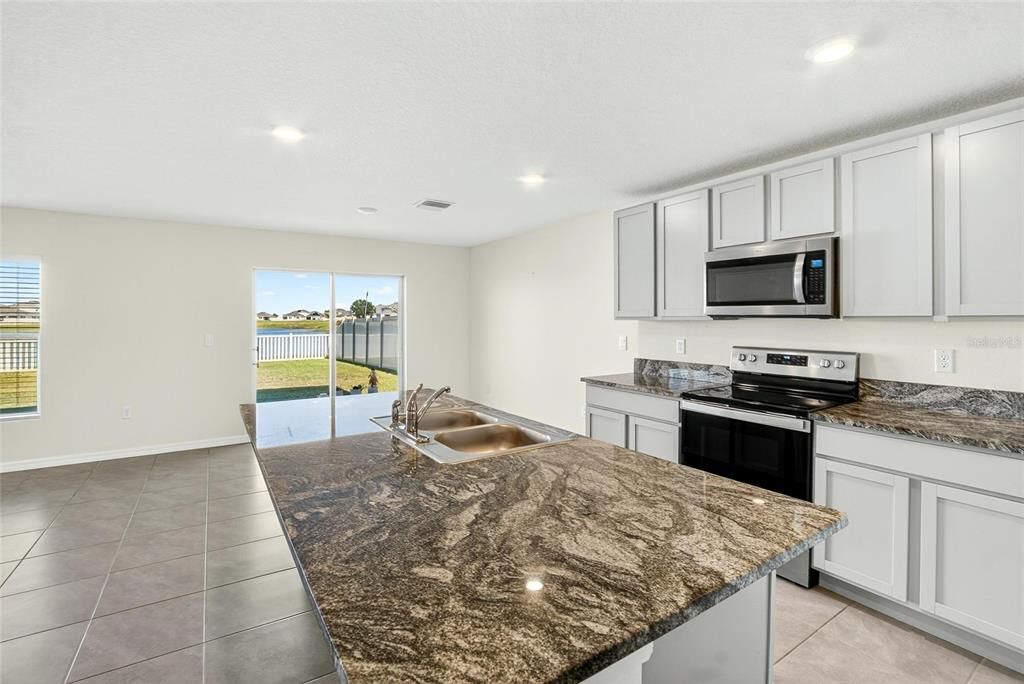 For Rent: $2,850 (5 beds, 3 baths, 2674 Square Feet)