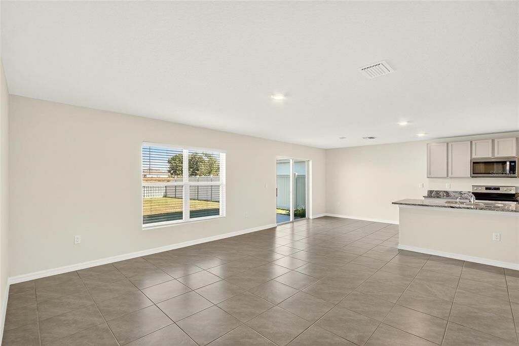 For Rent: $2,850 (5 beds, 3 baths, 2674 Square Feet)