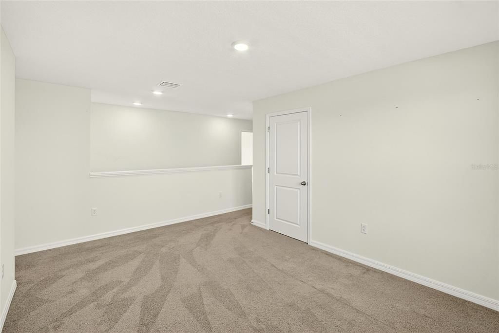 For Rent: $2,850 (5 beds, 3 baths, 2674 Square Feet)