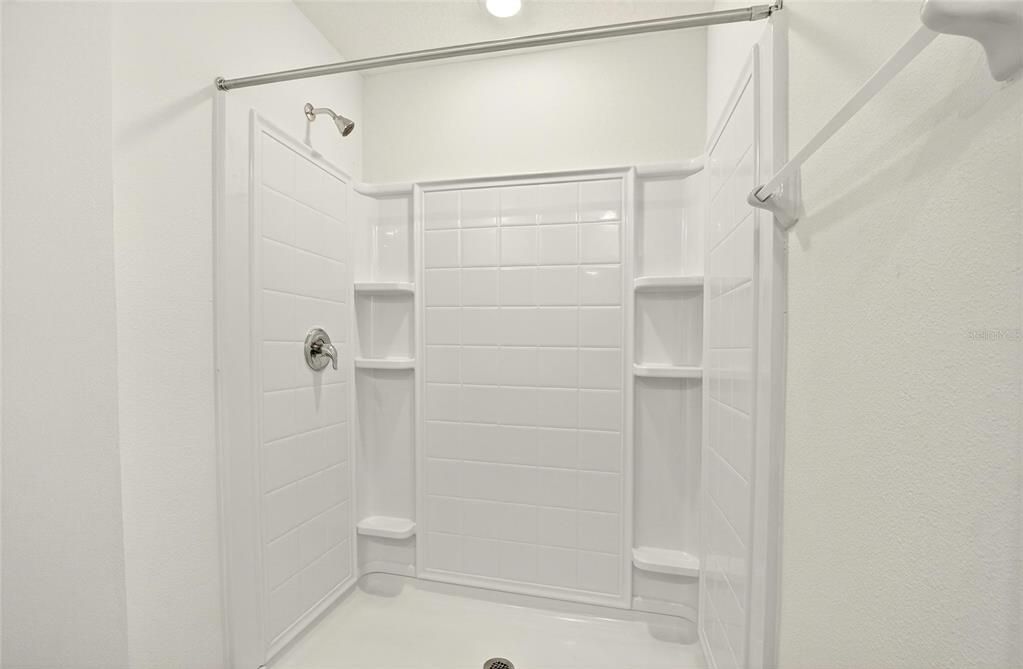 For Rent: $2,850 (5 beds, 3 baths, 2674 Square Feet)