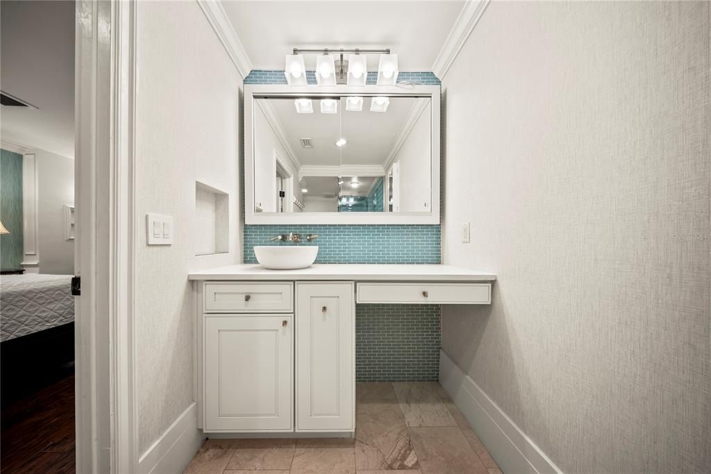 For Sale: $2,797,000 (5 beds, 4 baths, 5822 Square Feet)