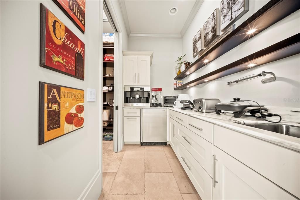 For Sale: $2,797,000 (5 beds, 4 baths, 5822 Square Feet)