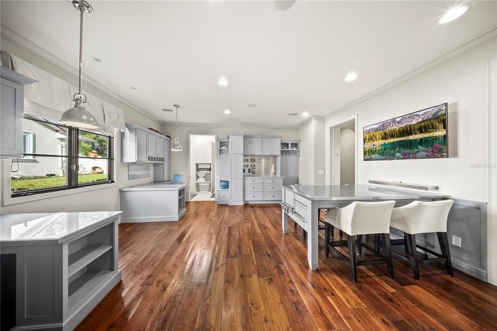 For Sale: $2,797,000 (5 beds, 4 baths, 5822 Square Feet)