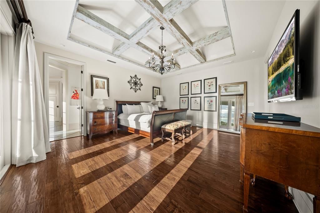 For Sale: $2,797,000 (5 beds, 4 baths, 5822 Square Feet)