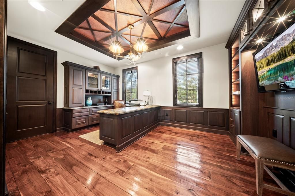 For Sale: $2,797,000 (5 beds, 4 baths, 5822 Square Feet)