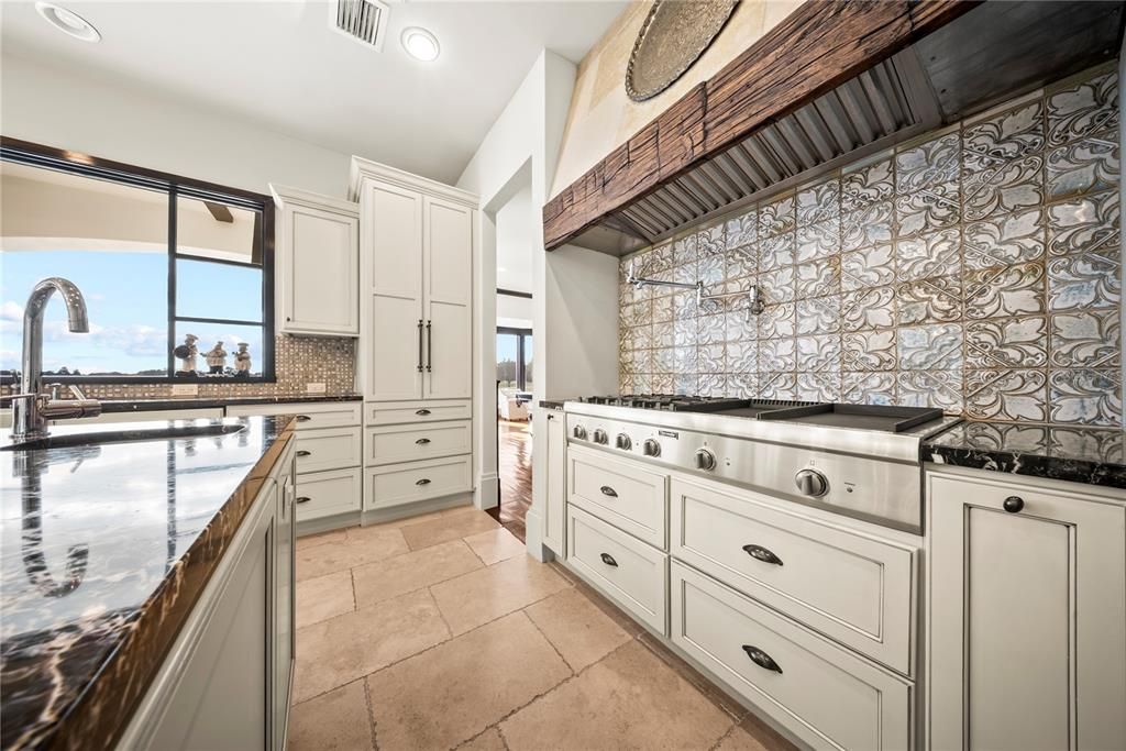 For Sale: $2,797,000 (5 beds, 4 baths, 5822 Square Feet)