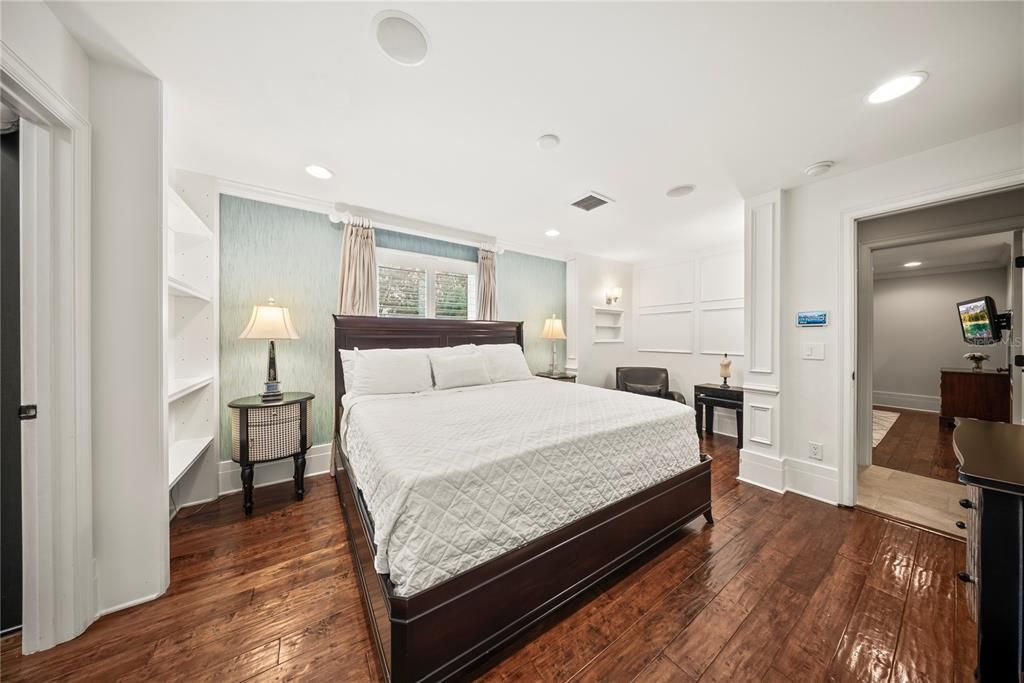 For Sale: $2,797,000 (5 beds, 4 baths, 5822 Square Feet)