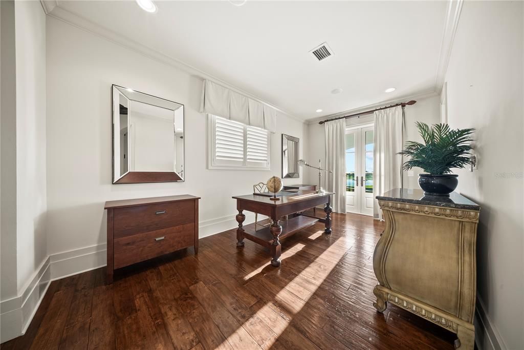 For Sale: $2,797,000 (5 beds, 4 baths, 5822 Square Feet)