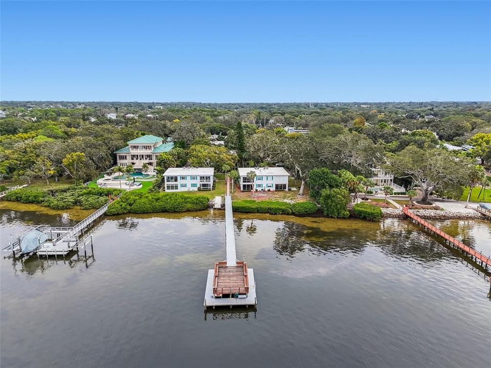 For Sale: $249,900 (1 beds, 1 baths, 715 Square Feet)