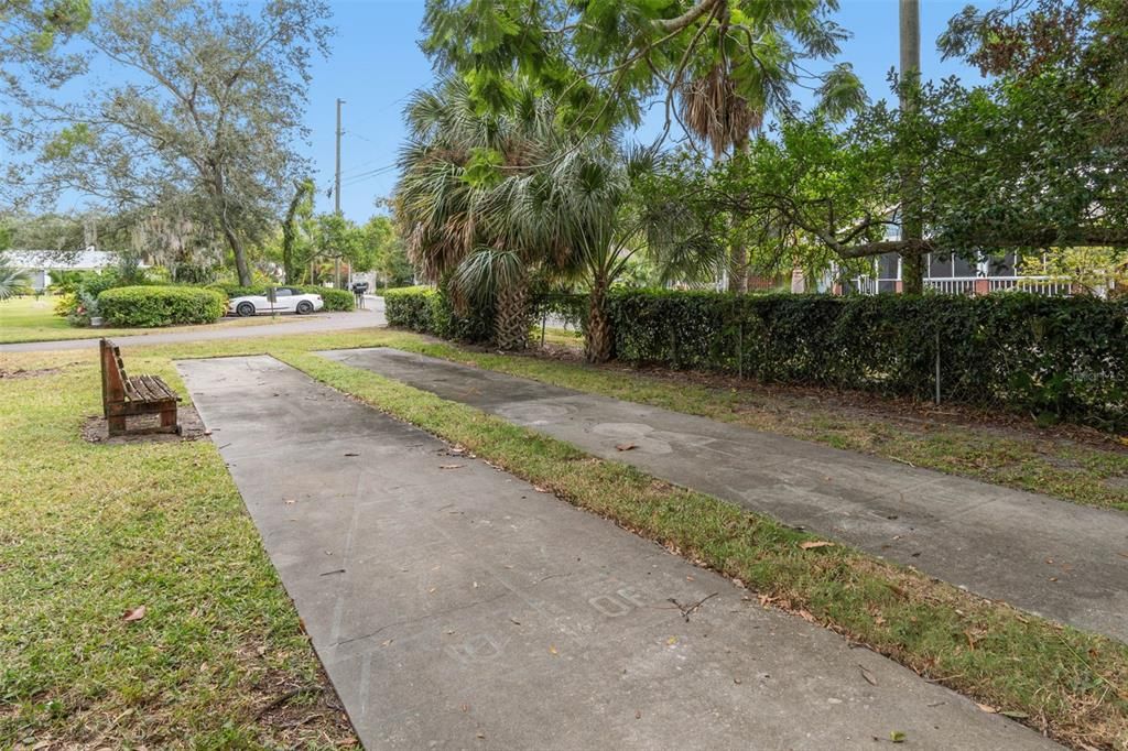 For Sale: $249,900 (1 beds, 1 baths, 715 Square Feet)