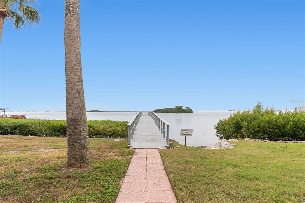 For Sale: $249,900 (1 beds, 1 baths, 715 Square Feet)