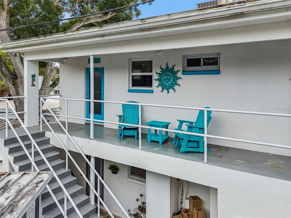 For Sale: $249,900 (1 beds, 1 baths, 715 Square Feet)