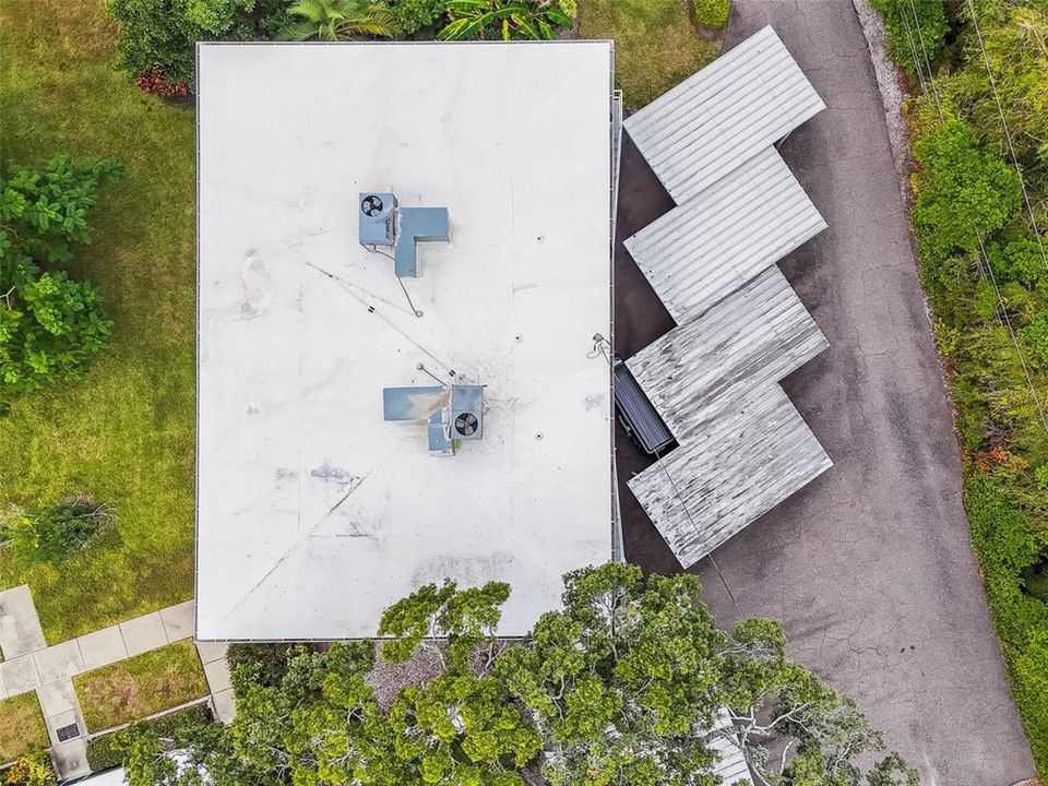 For Sale: $249,900 (1 beds, 1 baths, 715 Square Feet)