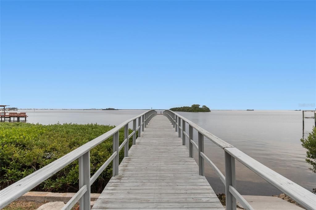 For Sale: $249,900 (1 beds, 1 baths, 715 Square Feet)