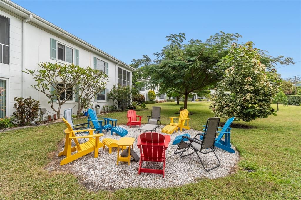 For Sale: $249,900 (1 beds, 1 baths, 715 Square Feet)