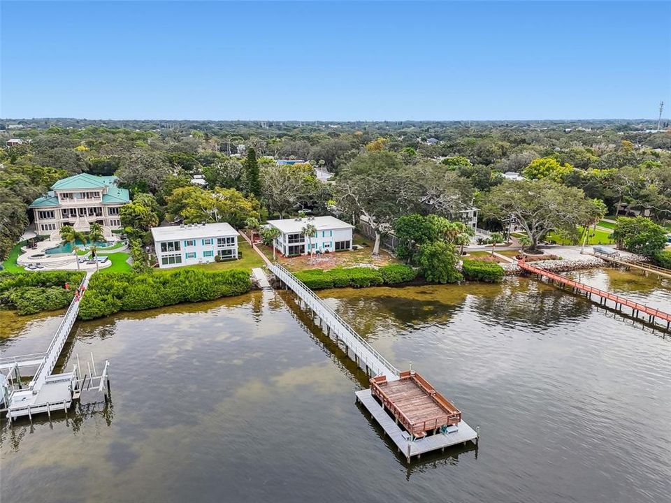 For Sale: $249,900 (1 beds, 1 baths, 715 Square Feet)