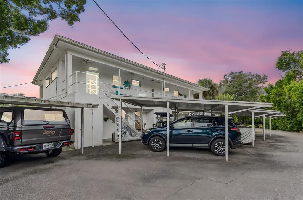 For Sale: $249,900 (1 beds, 1 baths, 715 Square Feet)