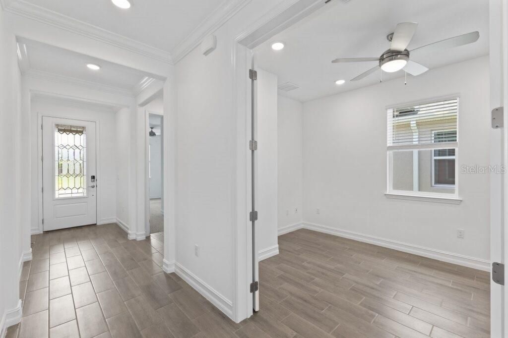 For Sale: $292,070 (2 beds, 2 baths, 1722 Square Feet)