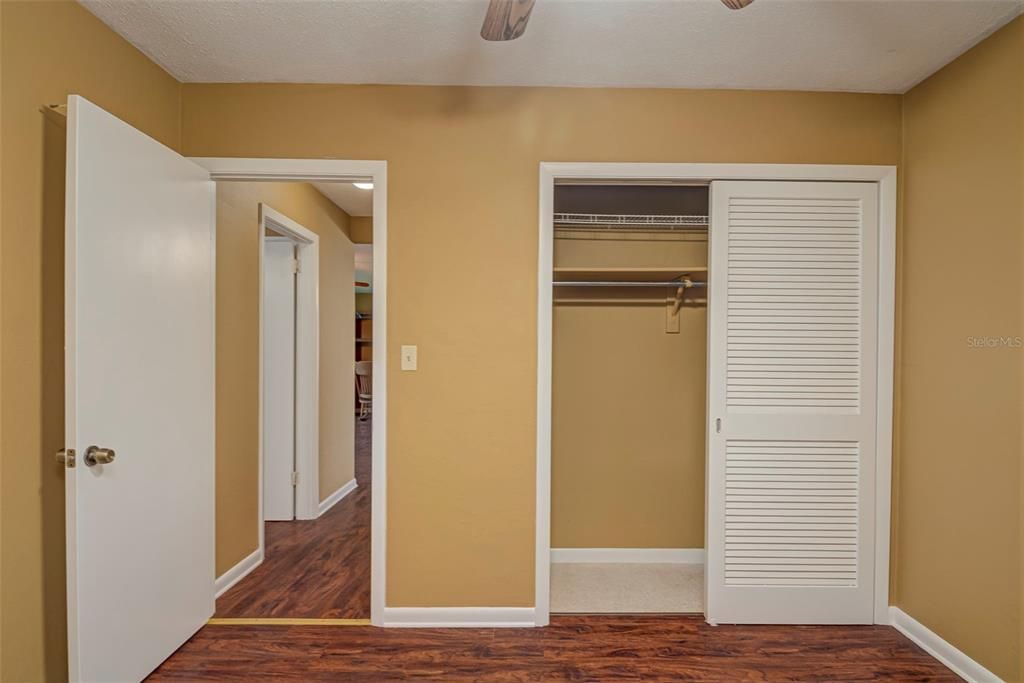 На продажу: $245,000 (2 спален, 2 ванн, 968 Квадратных фут)