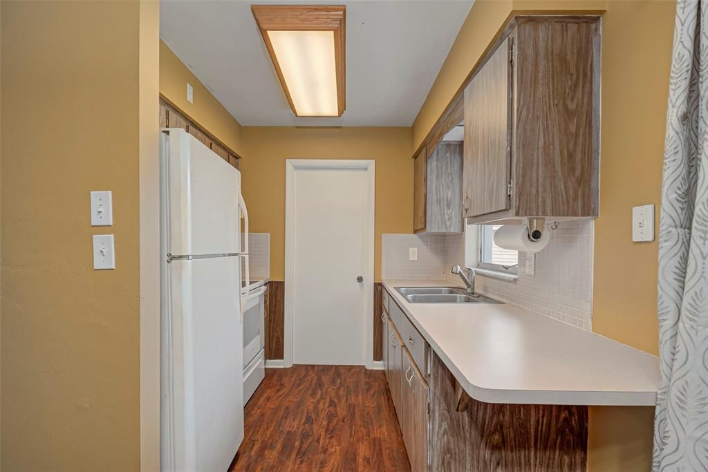 На продажу: $245,000 (2 спален, 2 ванн, 968 Квадратных фут)