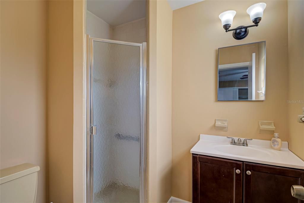 На продажу: $245,000 (2 спален, 2 ванн, 968 Квадратных фут)