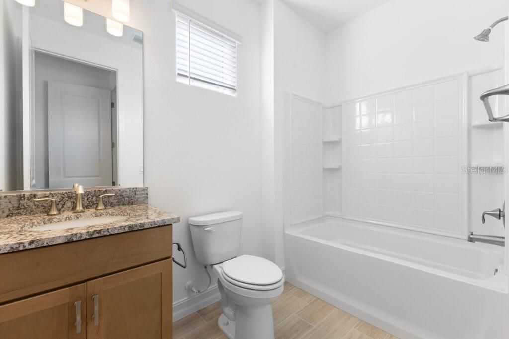 For Sale: $294,440 (2 beds, 2 baths, 1722 Square Feet)