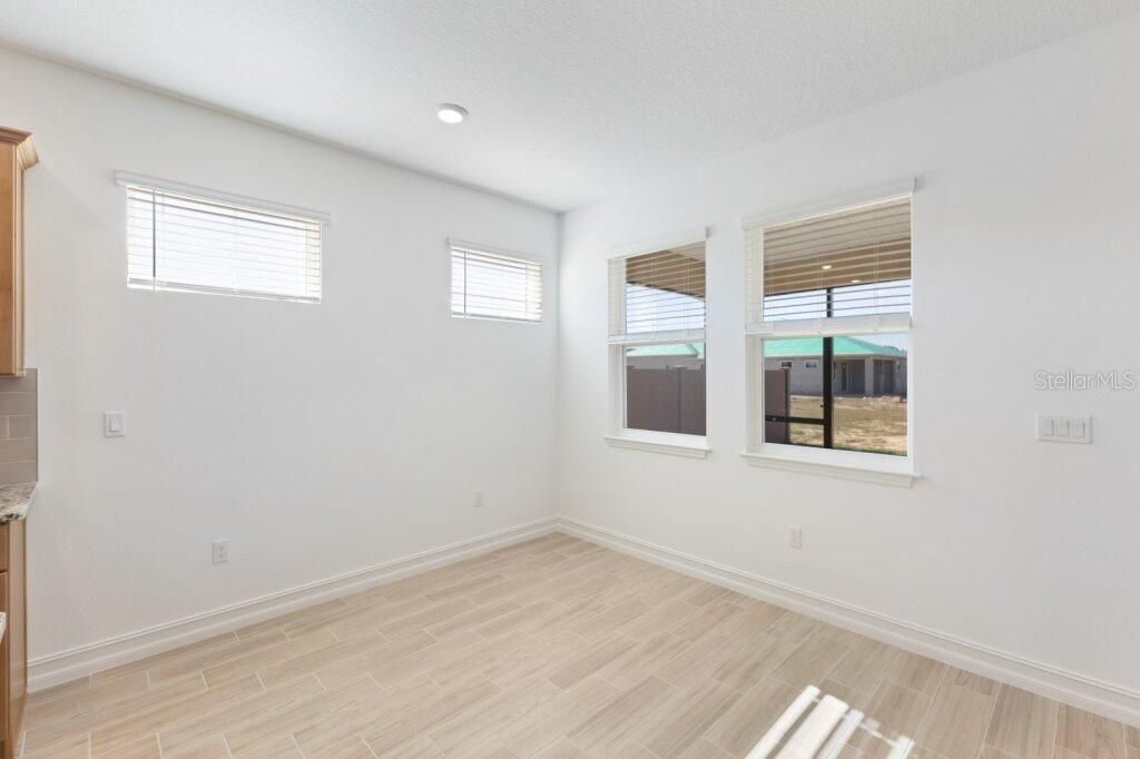 For Sale: $294,440 (2 beds, 2 baths, 1722 Square Feet)