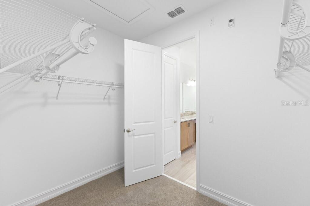 For Sale: $294,440 (2 beds, 2 baths, 1722 Square Feet)