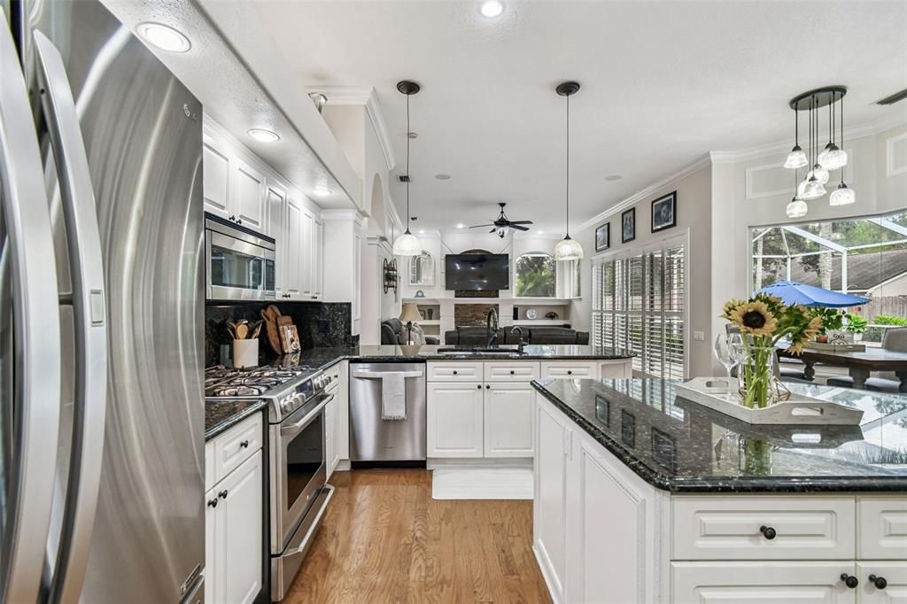 Active With Contract: $850,000 (4 beds, 3 baths, 2596 Square Feet)