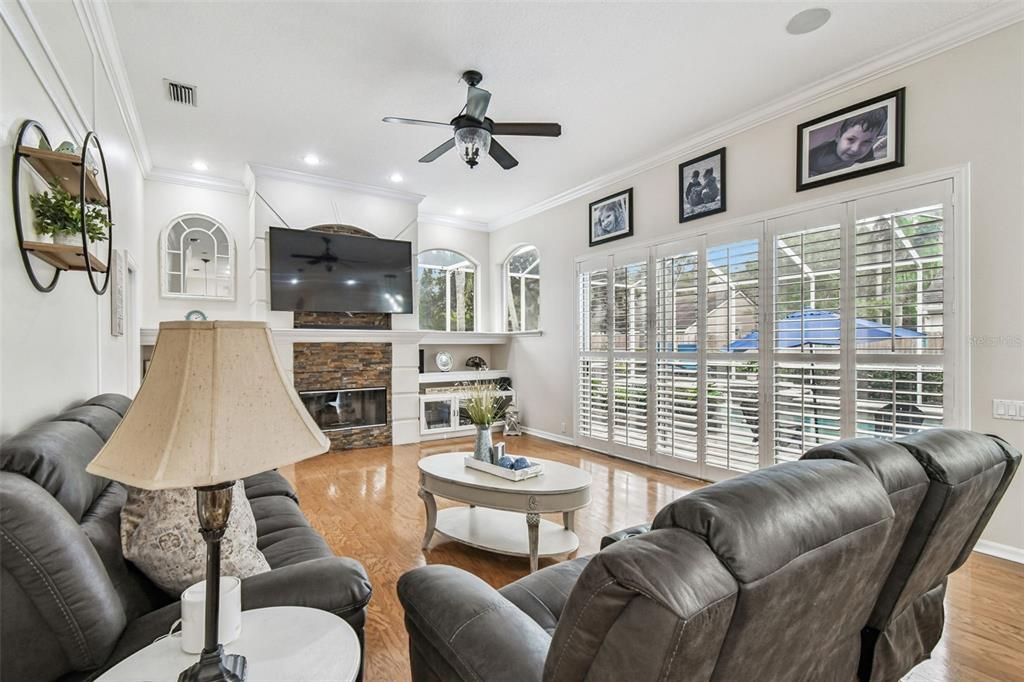 Active With Contract: $850,000 (4 beds, 3 baths, 2596 Square Feet)