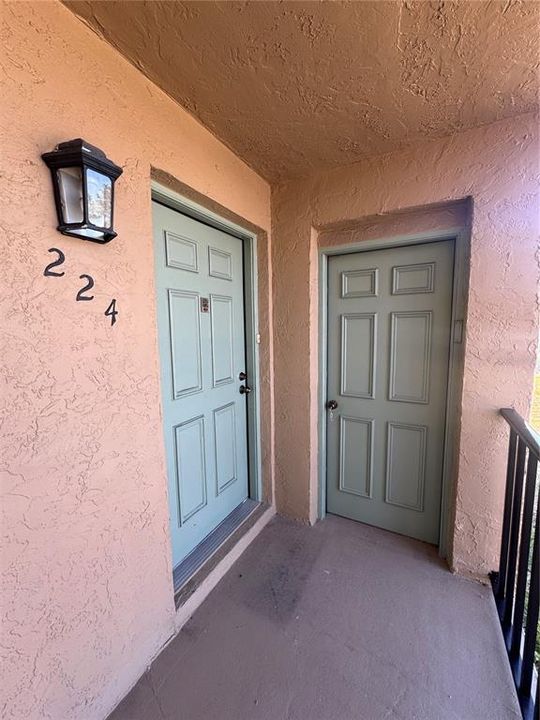 For Sale: $169,000 (2 beds, 2 baths, 1190 Square Feet)