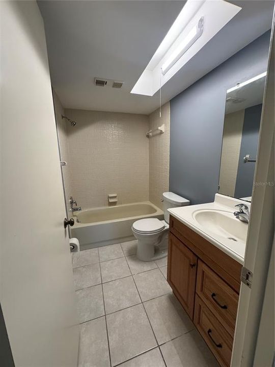 For Sale: $169,000 (2 beds, 2 baths, 1190 Square Feet)