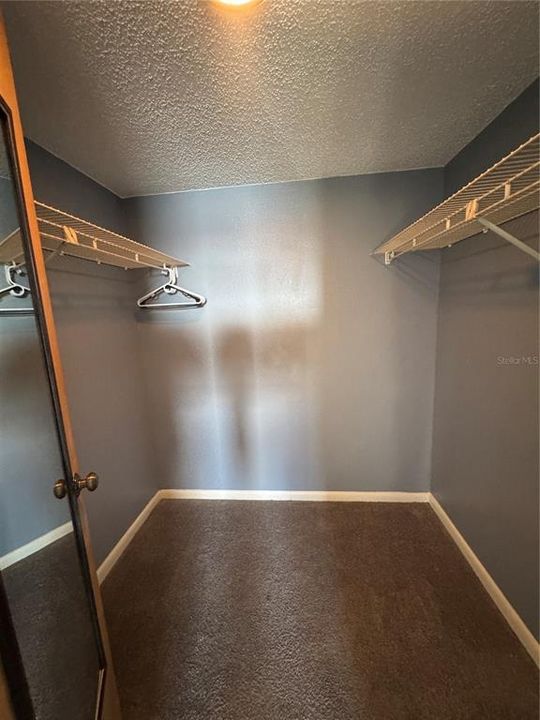 For Sale: $169,000 (2 beds, 2 baths, 1190 Square Feet)