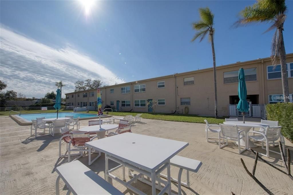 For Sale: $169,000 (2 beds, 2 baths, 1190 Square Feet)