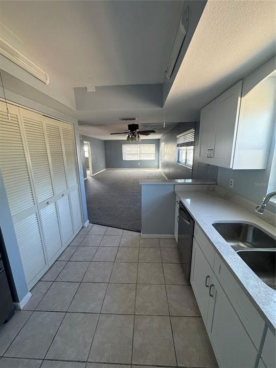 For Sale: $169,000 (2 beds, 2 baths, 1190 Square Feet)