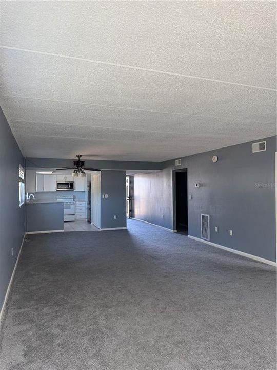 For Sale: $169,000 (2 beds, 2 baths, 1190 Square Feet)