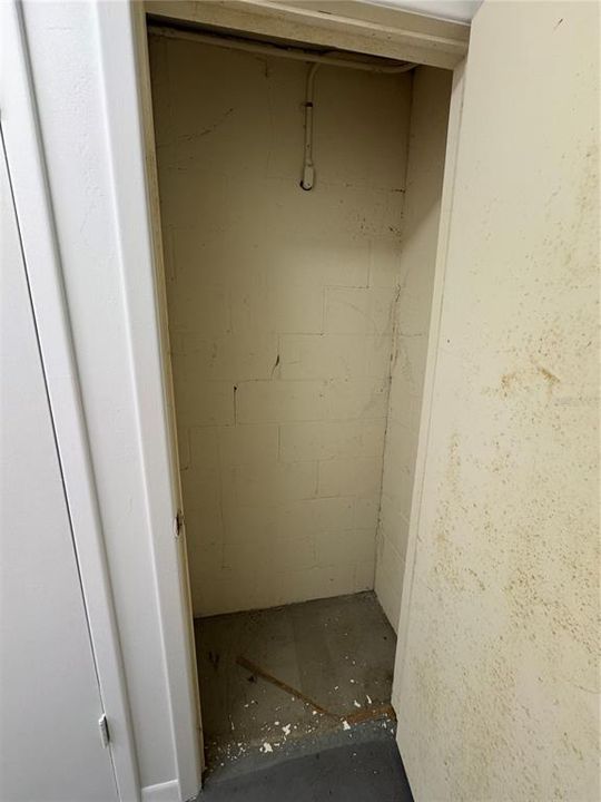 For Sale: $169,000 (2 beds, 2 baths, 1190 Square Feet)