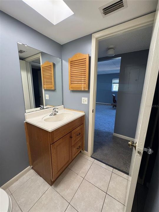 For Sale: $169,000 (2 beds, 2 baths, 1190 Square Feet)