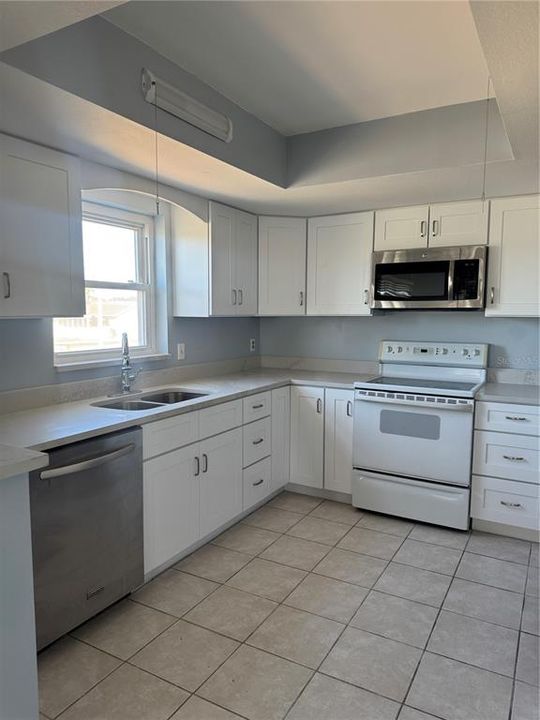 For Sale: $169,000 (2 beds, 2 baths, 1190 Square Feet)