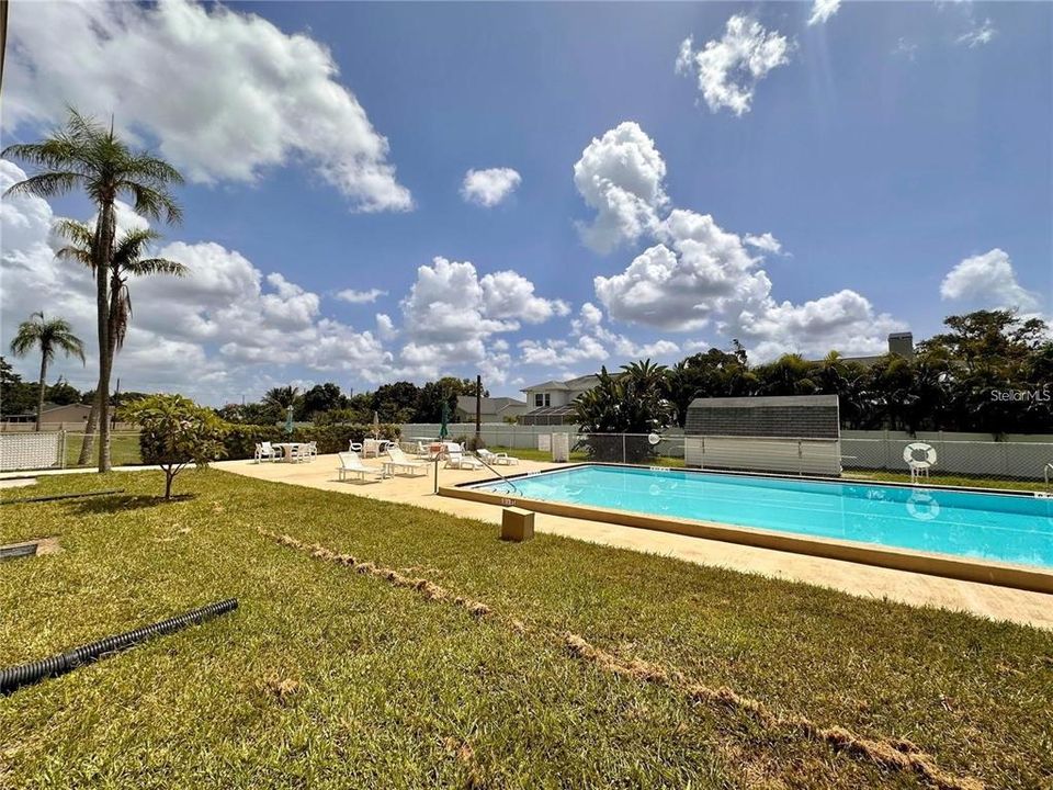 For Sale: $169,000 (2 beds, 2 baths, 1190 Square Feet)